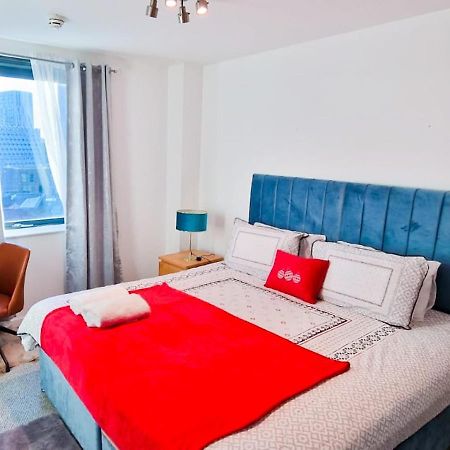 Lovely 2-Bedroom Apartment, Free Parking Manchester Dış mekan fotoğraf