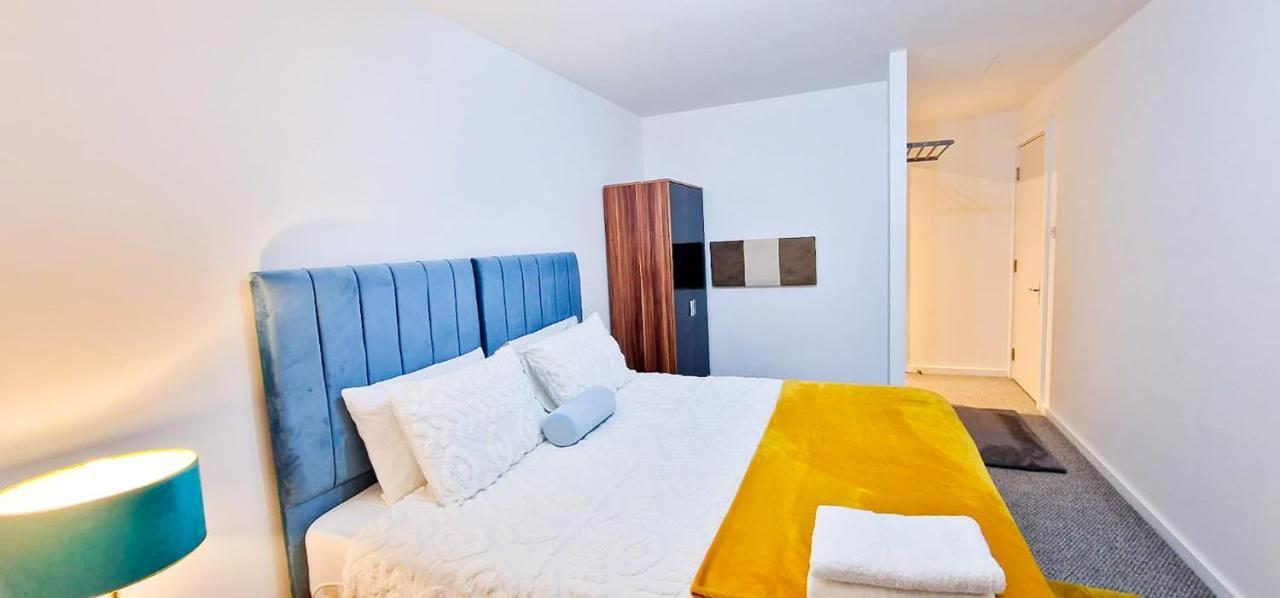 Lovely 2-Bedroom Apartment, Free Parking Manchester Dış mekan fotoğraf