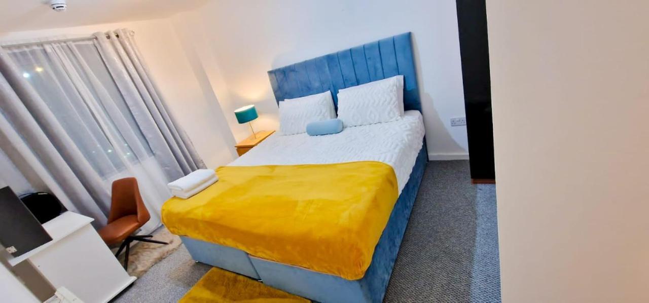 Lovely 2-Bedroom Apartment, Free Parking Manchester Dış mekan fotoğraf