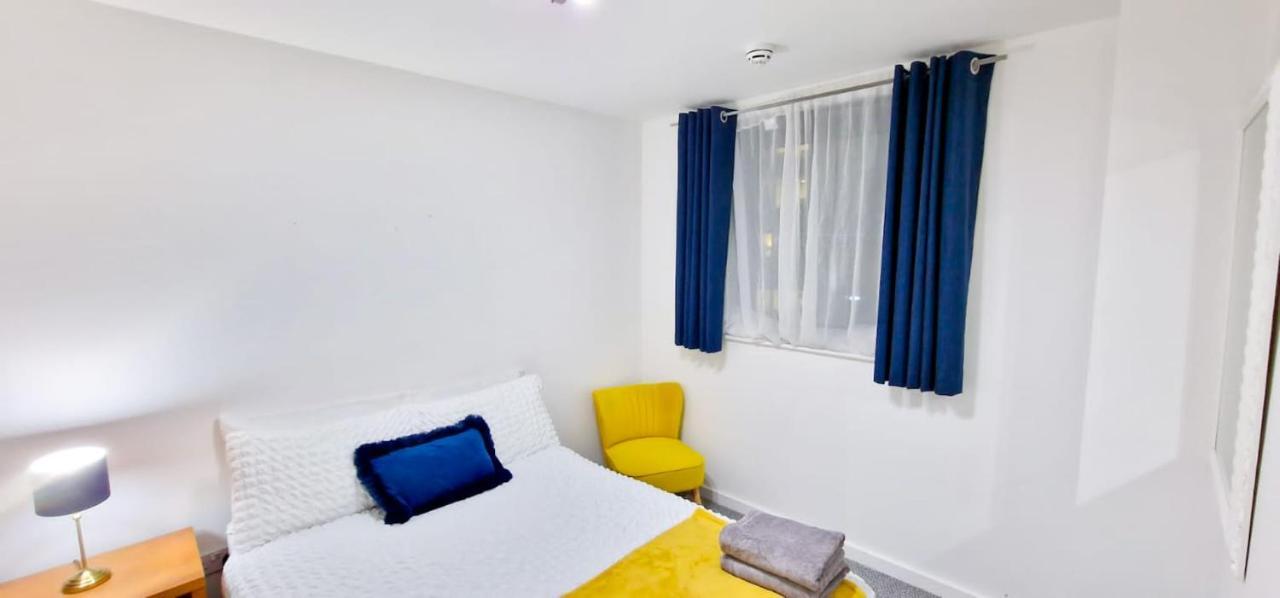 Lovely 2-Bedroom Apartment, Free Parking Manchester Dış mekan fotoğraf