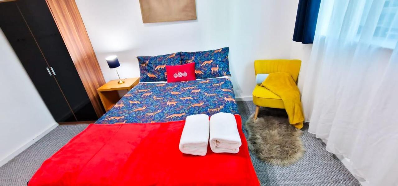 Lovely 2-Bedroom Apartment, Free Parking Manchester Dış mekan fotoğraf